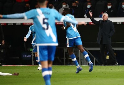 مدرب ريال مدريد: برشلونة سيتعافى مع تشافي