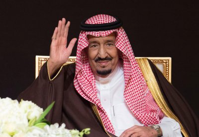 شعوب الخليج: تهنئ خادم الحرمين بالذكرى السابعة لتوليه مقاليد الحكم