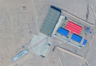 صور مثيرة للريبة.. ماذا تفعل الصين بسفن أميركية؟