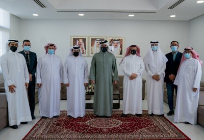 خالد بن حمد يزور ناديي دار كليب والدير