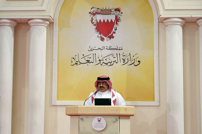 اعتماد المعايير المطورة لترقيات المعلمين.. وهذه تفاصيل اجتماع مدير عام المدارس محمد مبارك