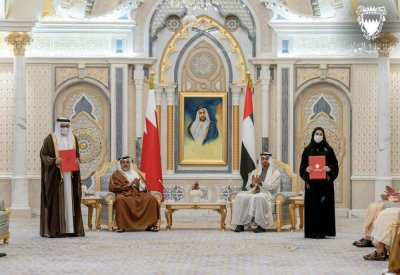 سمو ولي العهد رئيس مجلس الوزراء وولي عهد أبوظبي يشهدان توقيع عدد من مذكرات التفاهم بين البلدين الشقيقين
