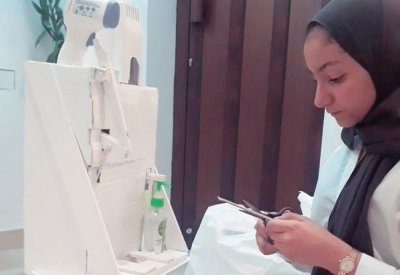 طالبة بحرينية تصنع روبوتاً طبياً لمساندة الفريق الوطني