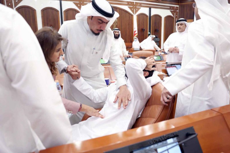 سقوط عمار يرفع جلسة “النواب” 10 دقائق