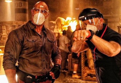 "ريد نوتيس" على نتفليكس مزيجا من أفلام شهيرة ودعاية للمنتجات