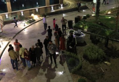شعر به سكان بالإمارات والسعودية.. زلزال بقوة 6.5 درجة يضرب إيران