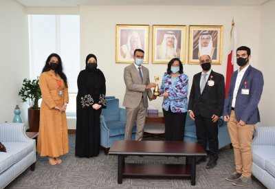 وزيرة الصحة تكرم فريق عمل المحتوى الإلكتروني بمناسبة حصد وزارة الصحة بجائزة التميز للحكومة الإلكترونية 2021 في فئة " أفضل موقع الكتروني "