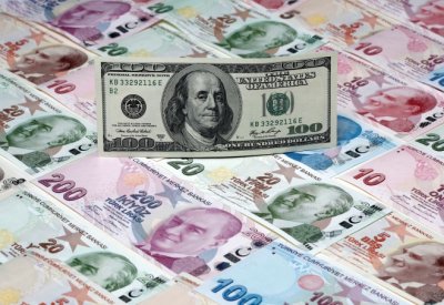 الليرة التركية تتراجع مجددا بأكثر من 3% مقابل الدولار