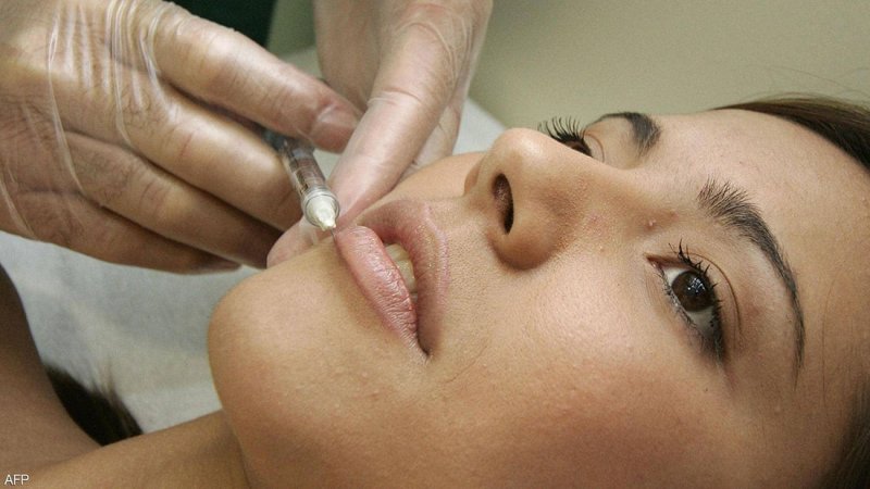 لبنان.. التجميل ينافس "لقمة العيش" رغم الأزمات
