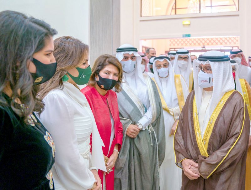 سمو ولي العهد رئيس الوزراء ينيب سمو الشيخ علي بن خليفة لافتتاح معرض الجواهر العربية 2021