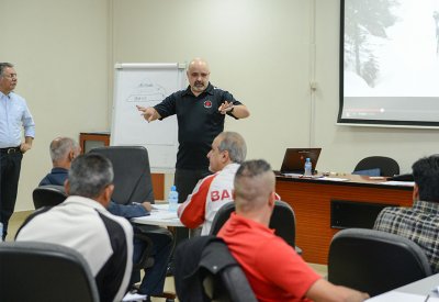 الأكاديمية الأولمبية تنظم دورة المستوى الرابع للبرنامج الوطني للمدربين