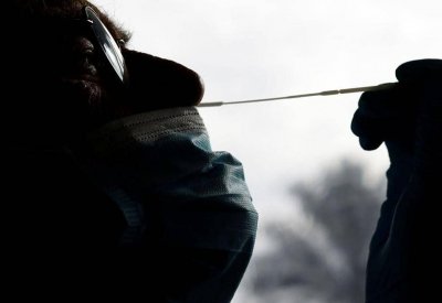 الموجة الخامسة لكورونا.. فرنسا تتخطى 20 ألف إصابة في يوم