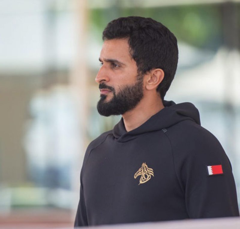 ناصر بن حمد يشيد بانتصار "لايك مي" في مضمار ميدان للخيل العربية