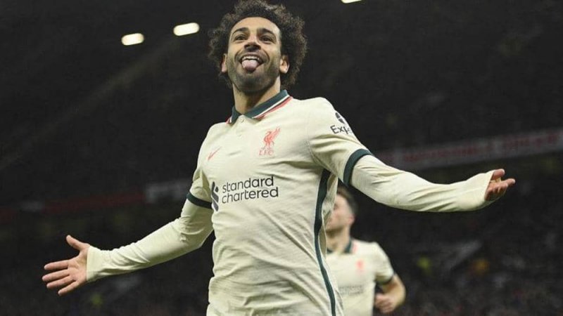 بـ"القميص التاريخي".. لفتة إنسانية من محمد صلاح
