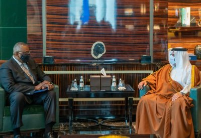 سمو ولي العهد نائب القائد الأعلى رئيس مجلس الوزراء يلتقي وزير الدفاع الأمريكي