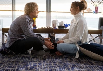 جنيفر لوبيز تكشف بوستر فيلمها "Marry Me"