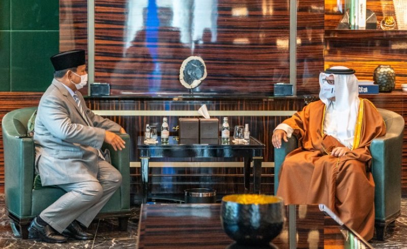 سمو ولي العهد نائب القائد الأعلى رئيس مجلس الوزراء يلتقي وزير الدفاع الإندونيسي