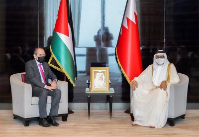 وزير الخارجية يجتمع مع نائب رئيس الوزراء وزير الخارجية وشؤون المغتربين بالمملكة الأردنية الهاشمية
