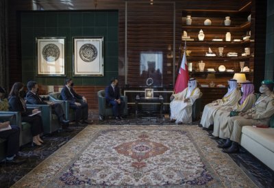 مستشار الأمن الوطني قائد الحرس الملكي يستقبل معالي وزير الدولة الأعلى في وزارة الدفاع بجمهورية سنغافورة الصديقة