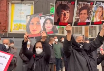 الموت لخامنئي.. أهالي ضحايا "الأوكرانية" يهتفون من طهران