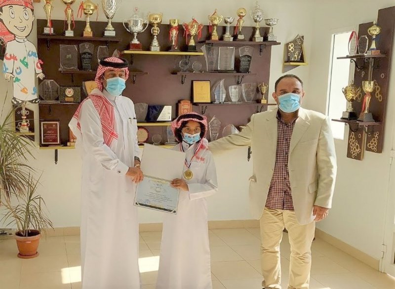 "محمد" يتجاوز صعوبات التعلّم ويحصد التفوق والتكريم