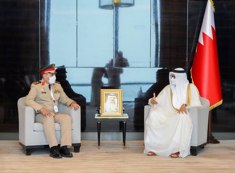 وزير الخارجية يجتمع مع الأمين العام المكلف للتحالف الإسلامي العسكري لمحاربة الإرهاب