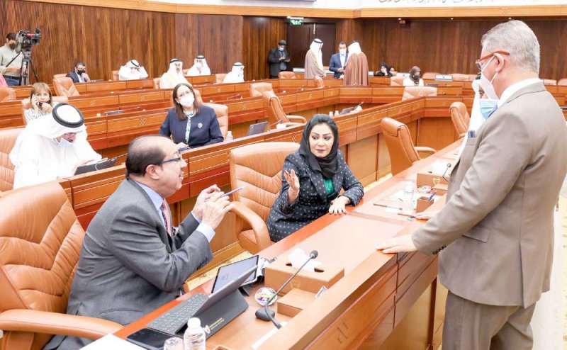 خلف: لا رسوم بنى تحتية دون خدمات