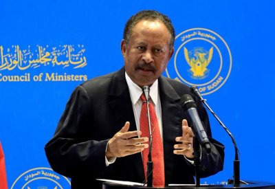 السودان.. حمدوك يخضع التعيينات والإعفاءات الأخيرة للمراجعة