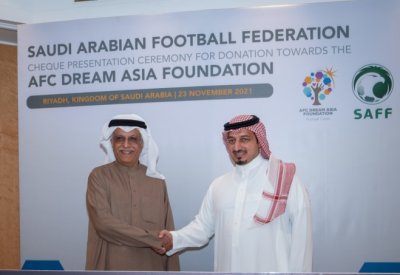 معالي الشيخ سلمان بن ابراهيم يتسلم دعم الاتحاد السعودي لمؤسسة الحلم الآسيوي