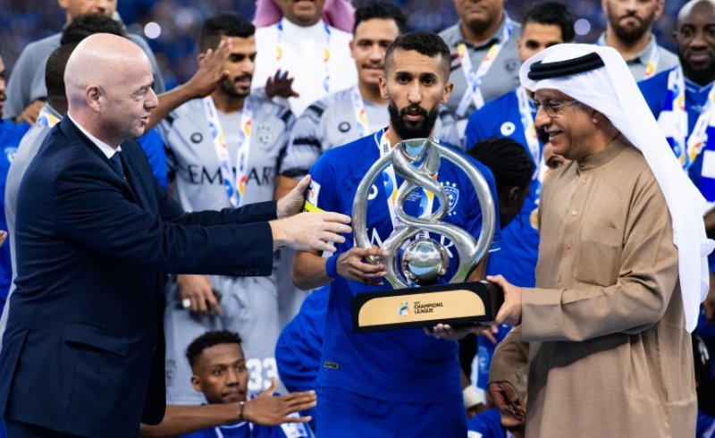 سلمان بن ابراهيم يهنئ الهلال عقب تتويجه بلقب دوري أبطال آسيا