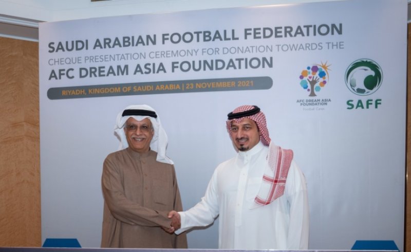 معالي الشيخ سلمان بن ابراهيم يتسلم دعم الاتحاد السعودي لمؤسسة الحلم الآسيوي