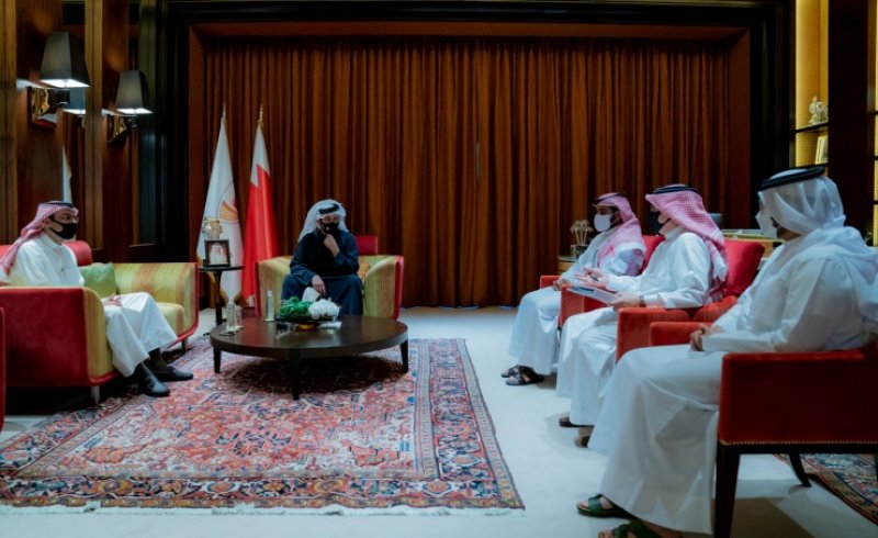 خالد بن حمد يستعرض مع الرئيس التنفيذي لهيئة المعلومات سبل تطوير المنظومة الرياضية