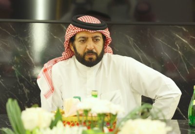 القعود يتوج الفائزين في مسابقة (دشة بحارة الموروث)