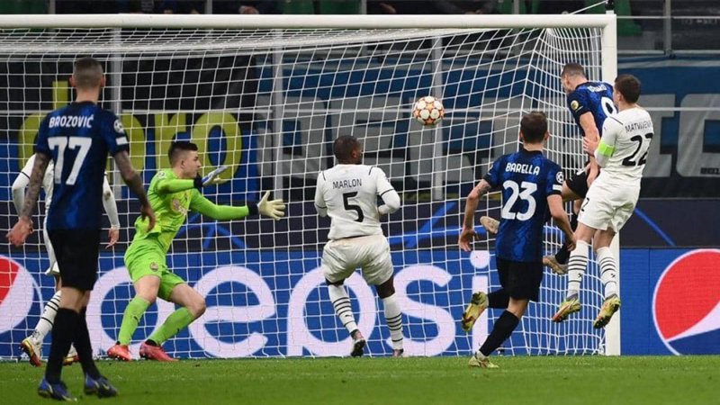 إنتر يسقط شاختار ويزيد الضغط على ريال مدريد