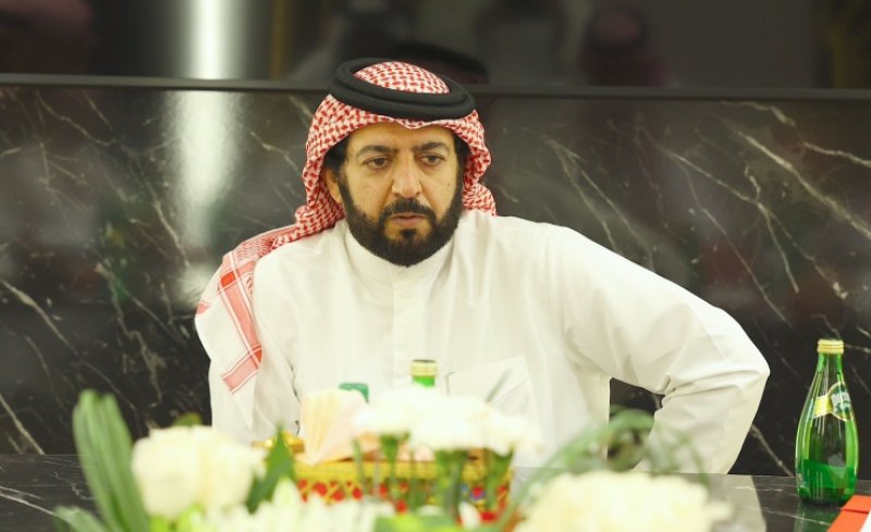 القعود يتوج الفائزين في مسابقة (دشة بحارة الموروث)