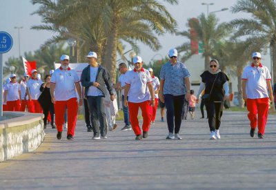 الرياضة للجميع ينظم مهرجان المشي بممشى سترة