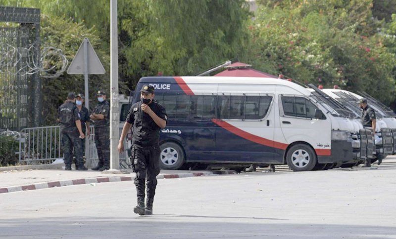 تونس: “تكفيري” يحاول الاعتداء على الشرطة
