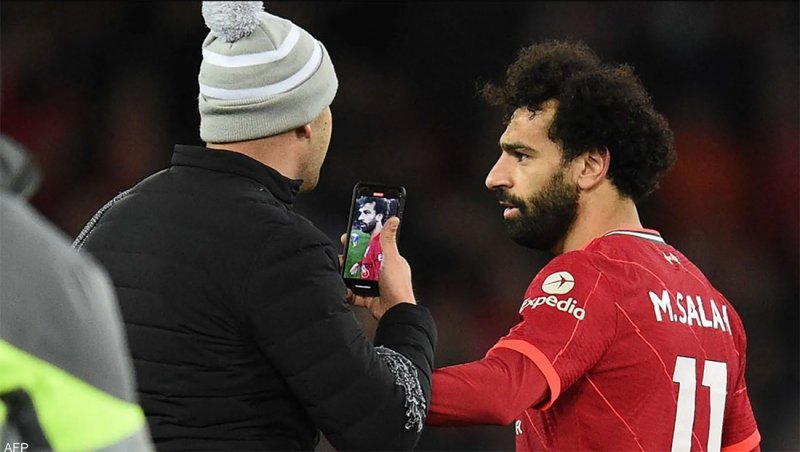 صور لواقعة محمد صلاح بملعب آنفيلد.. ورقم قياسي جديد