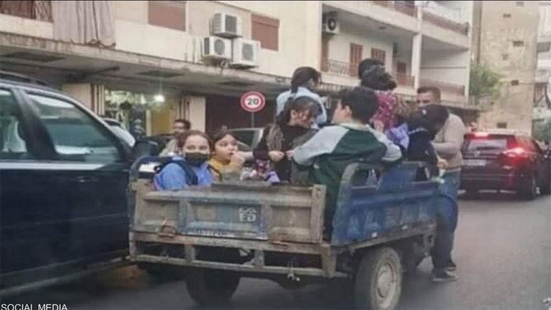 صورة تعكس واقعا أليما.. الضحايا هم طلاب لبنان