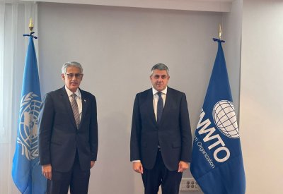 الزياني يلتقي الأمين العام لمنظمة السياحة العالمية ويؤكد دعم البحرين لجهود تعافي السياحة دوليا