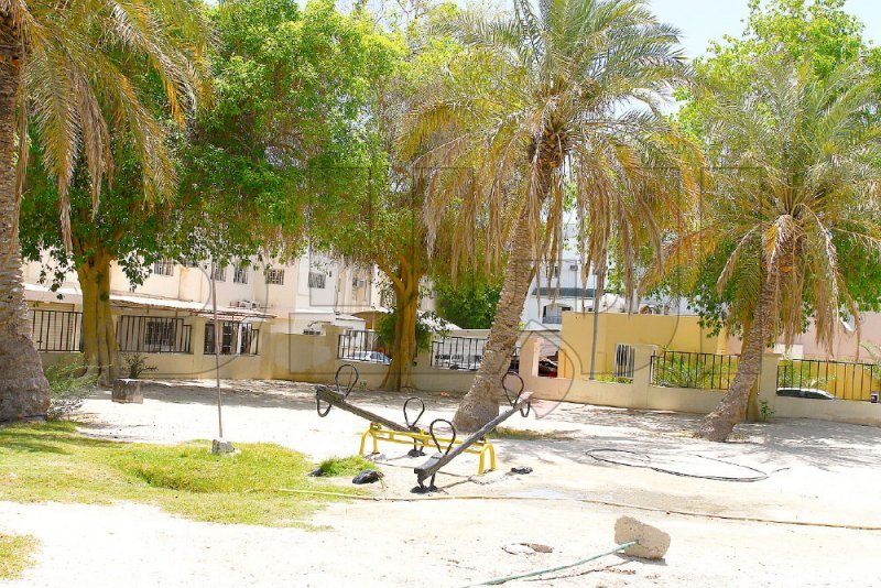 بلدية المنطقة الجنوبية تخضع حديقة العهد الزاهر للصيانة الشاملة