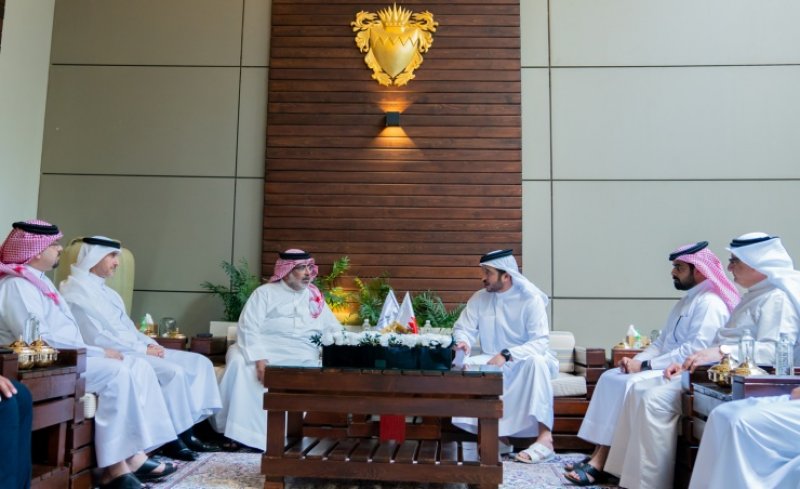 خالد بن حمد يستقبل رئيس الاتحاد البحريني للسيارات