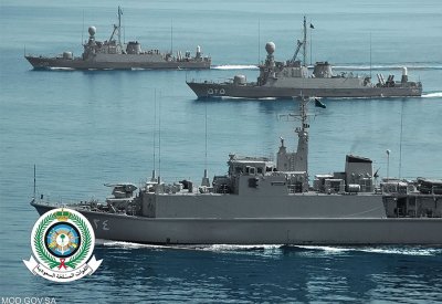 التحالف يعترض زورقا حوثيا مفخخا جنوبي البحر الأحمر