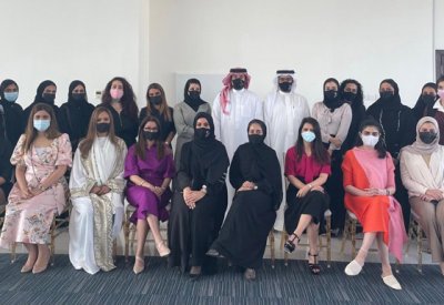 الرئيس التنفيذي لمركز الاتصال الوطني: المرأة البحرينية تُمثّل ركيزة أساسية في رفد المسيرة التنموية الشاملة