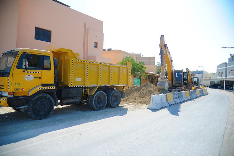 شؤون الأشغال: %50 نسبة الإنجاز بمشروع تطوير طرق بمجمع 245 في عراد