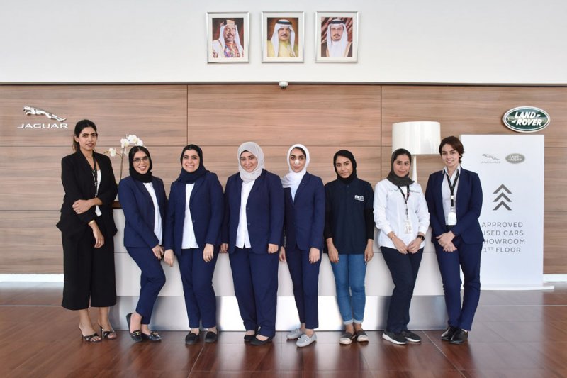 السيارات الأوروبية تحتفل بيوم المرأة البحرينية