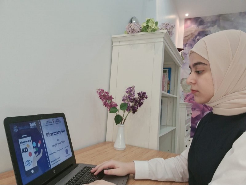 الطالبة أميمة السماهيجي.. الأولى في البحث العلمي والابتكار في الذكاء الاصطناعي