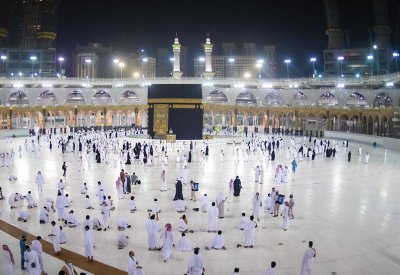 عطلة العيد الوطني تشعل الطلب على "العمرة" والمدينة المنورة