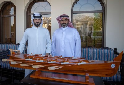 ناصر بن حمد يستقبل البوسميط ويشيد بإنجاز فيكتوريوس للتجديف