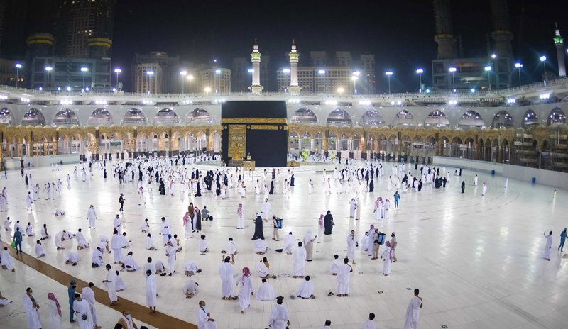 عطلة العيد الوطني تشعل الطلب على "العمرة" والمدينة المنورة